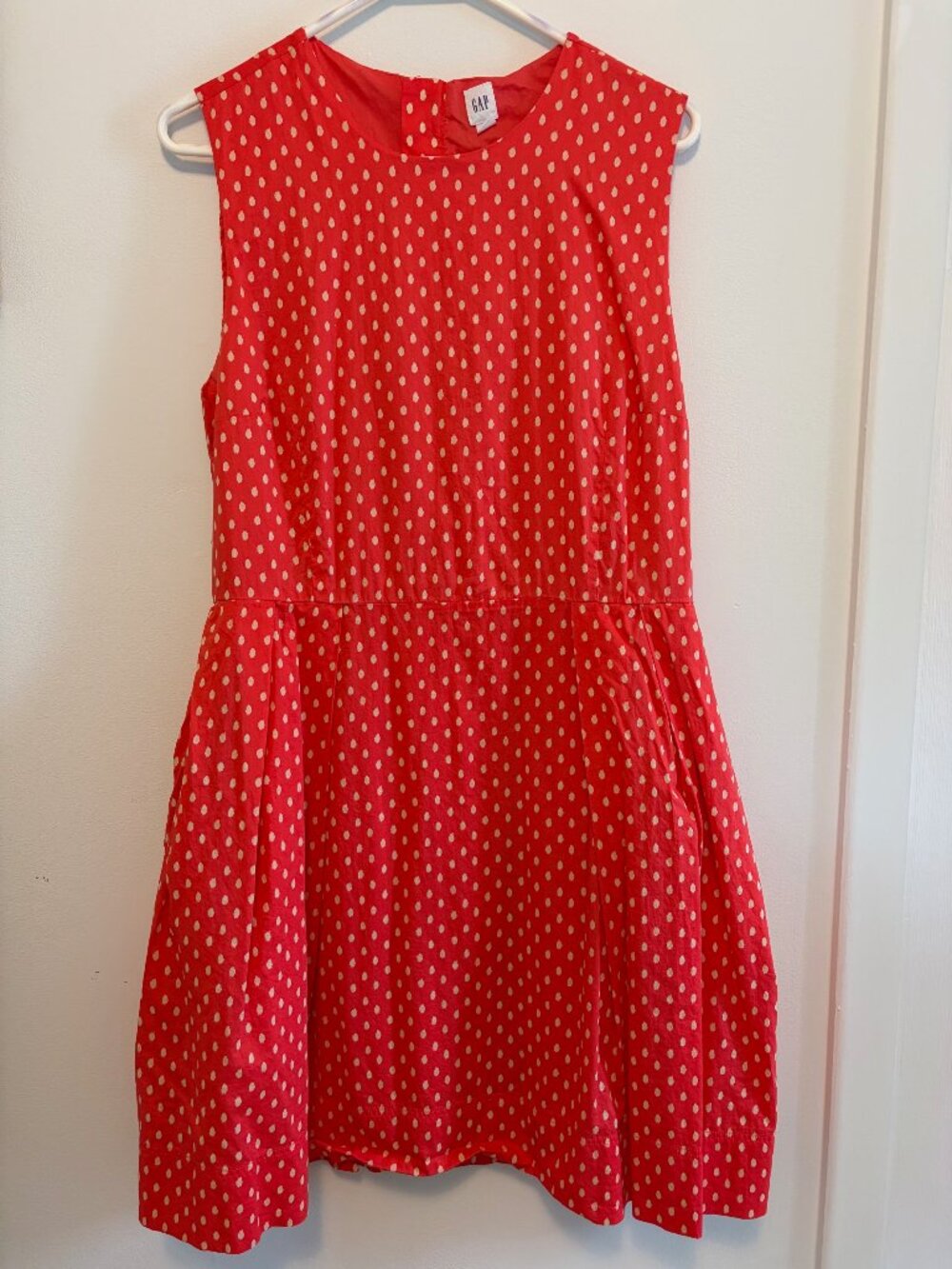 Gap 100% Cotton Fit & Flare Pink Polka Dot Dress with pockets!– Size 12